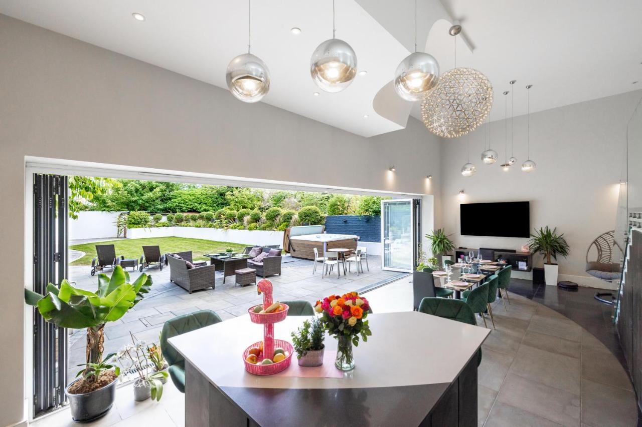 Dream House London With Gym, Cinema And Housekeeper Villa Ealing Ngoại thất bức ảnh