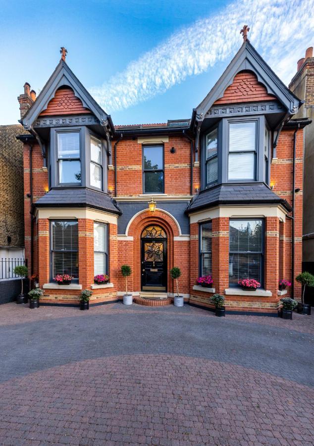 Dream House London With Gym, Cinema And Housekeeper Villa Ealing Ngoại thất bức ảnh