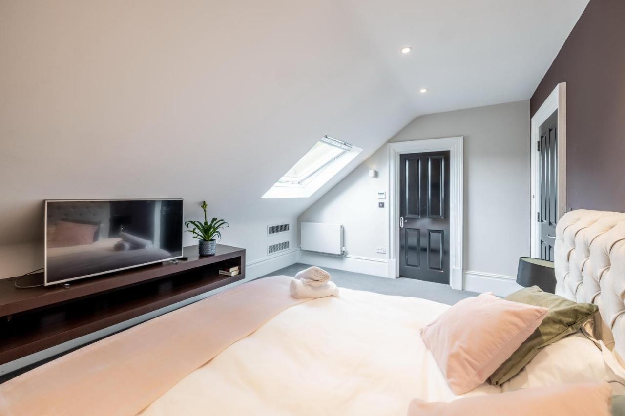 Dream House London With Gym, Cinema And Housekeeper Villa Ealing Ngoại thất bức ảnh