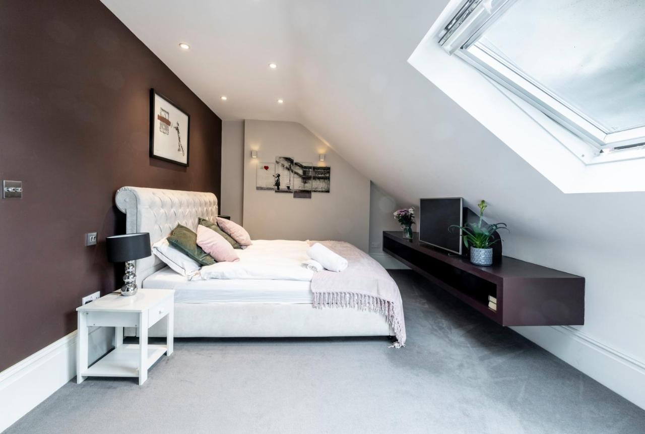 Dream House London With Gym, Cinema And Housekeeper Villa Ealing Ngoại thất bức ảnh