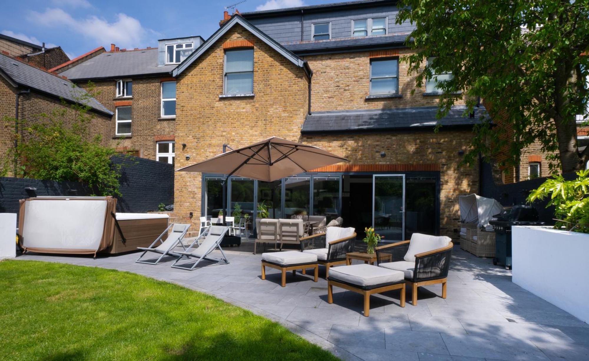 Dream House London With Gym, Cinema And Housekeeper Villa Ealing Ngoại thất bức ảnh