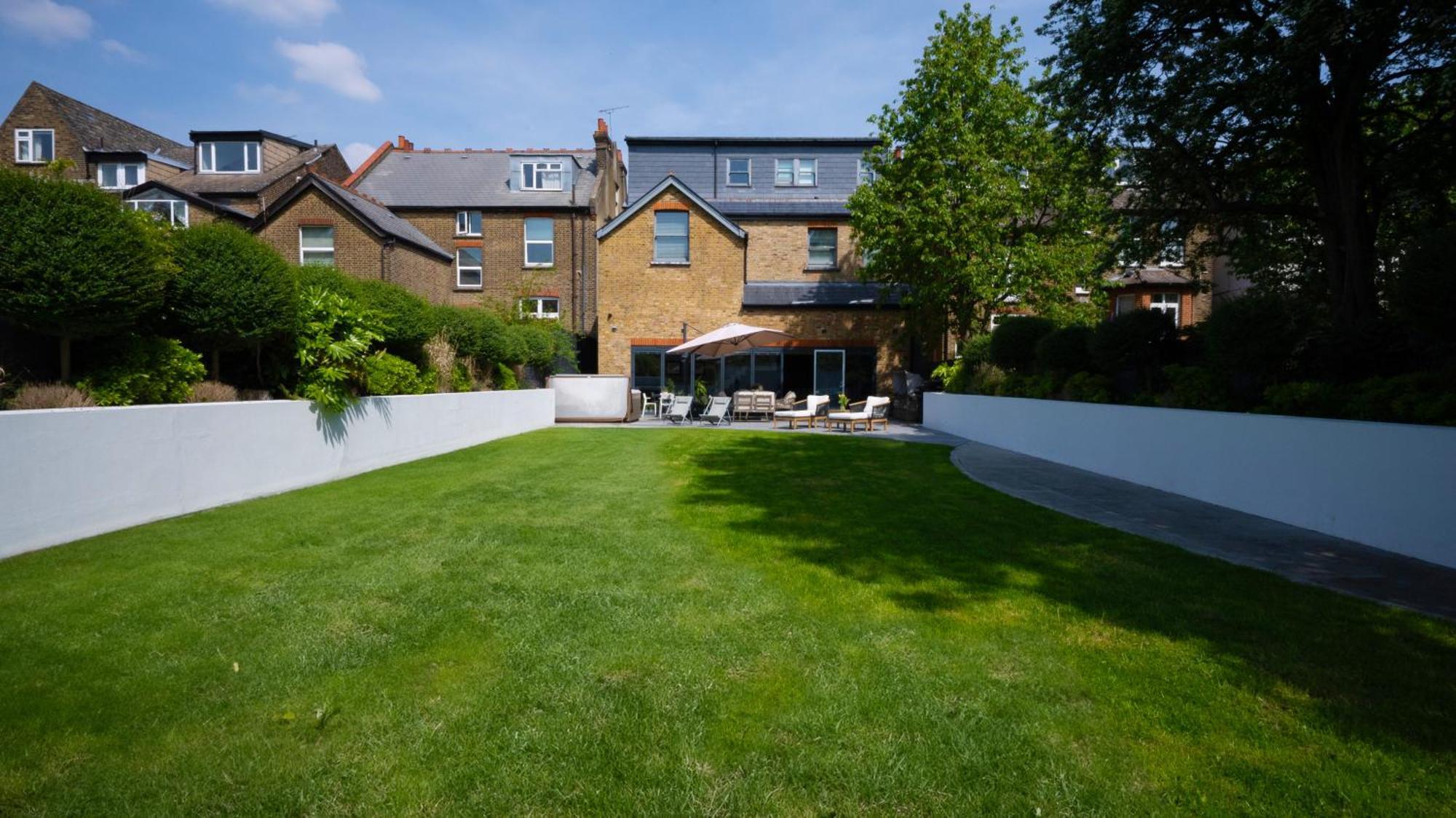 Dream House London With Gym, Cinema And Housekeeper Villa Ealing Ngoại thất bức ảnh